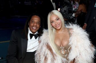 jay-z-and-beyonc-c3-a9-attend-the-67th-annual-grammy-awards-at-news-photo-1738856273pjpeg