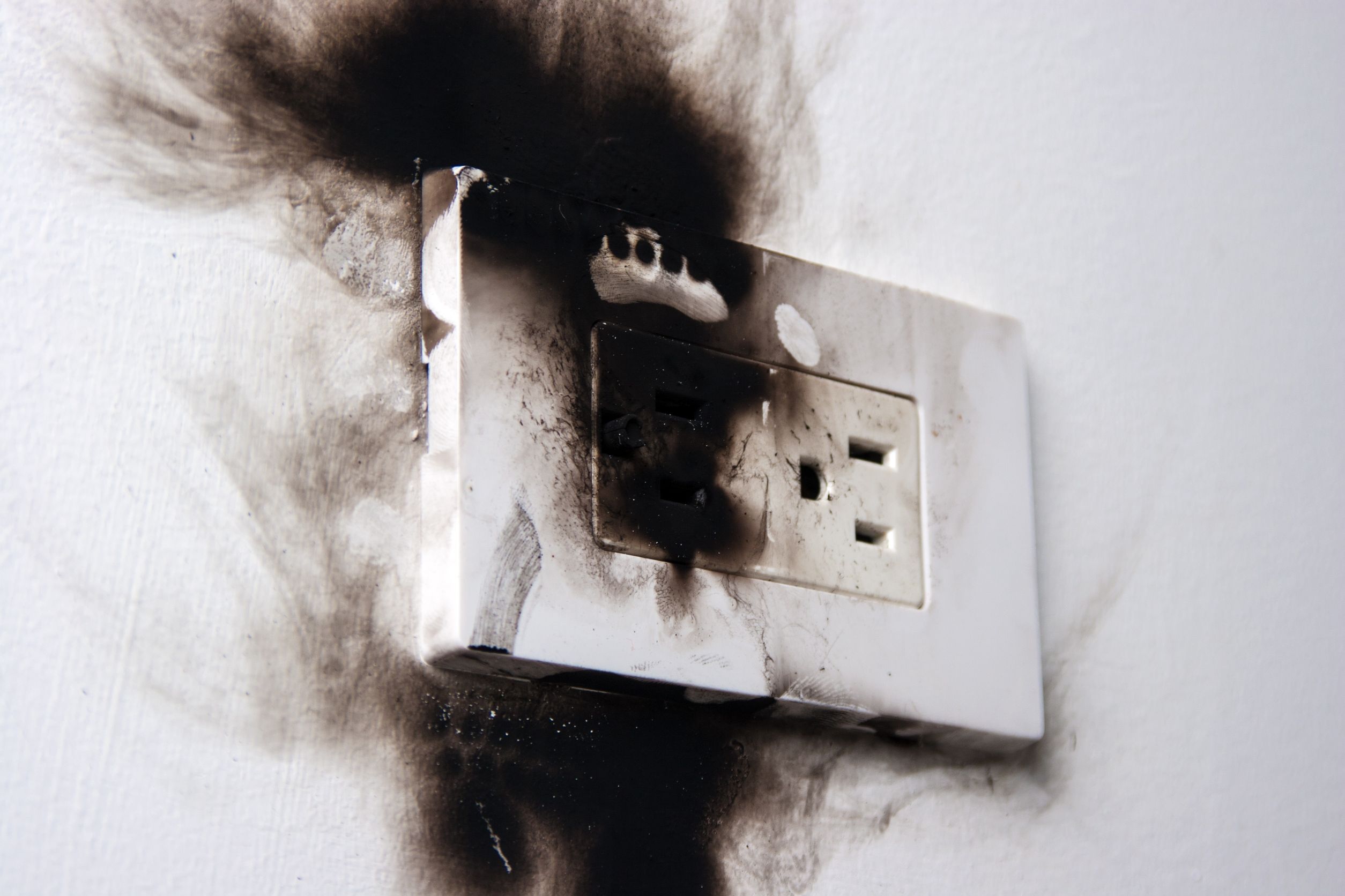 Why do my outlets spark when i plug something in: example and key details