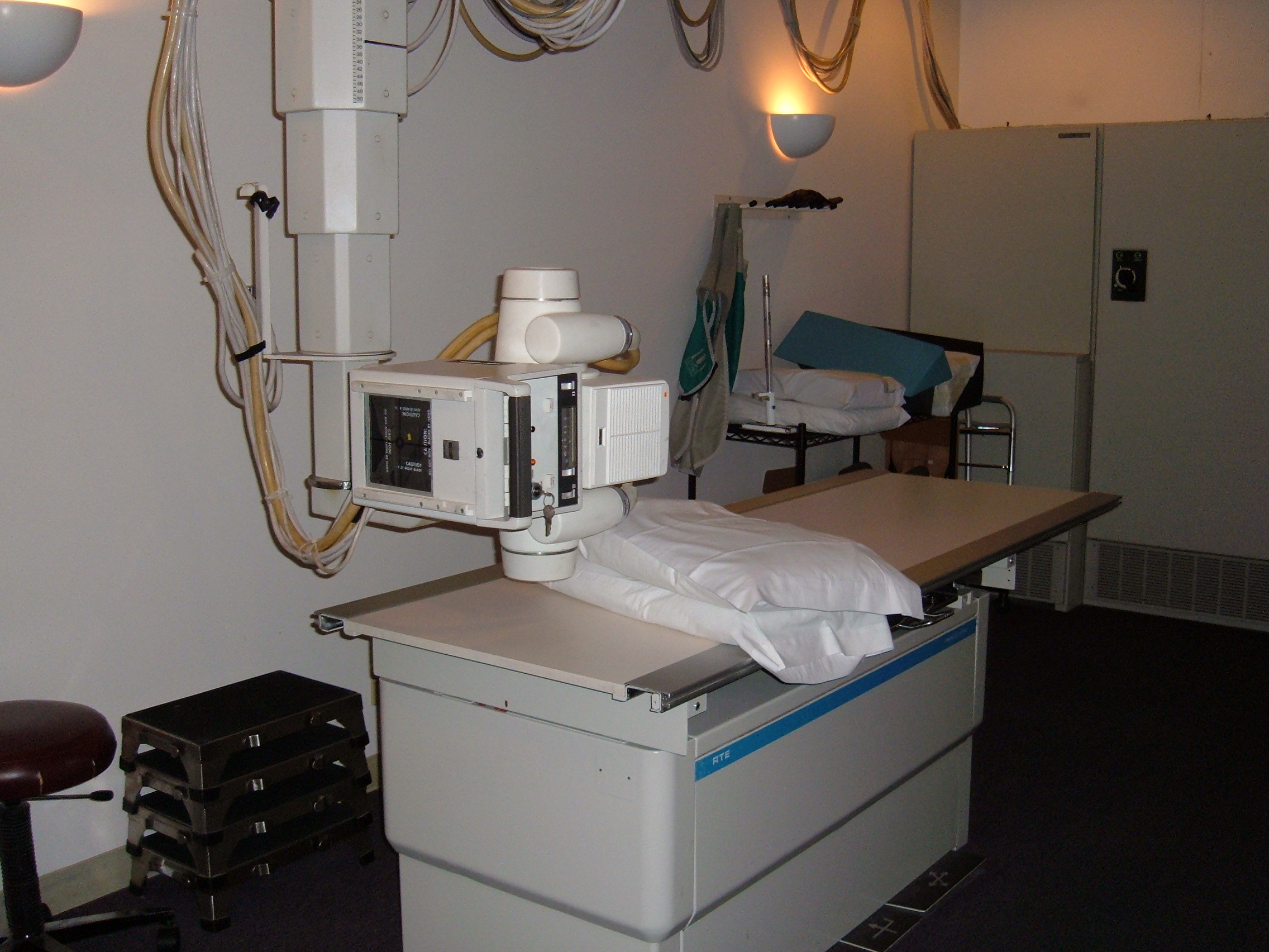 How do xray machines work: main illustration