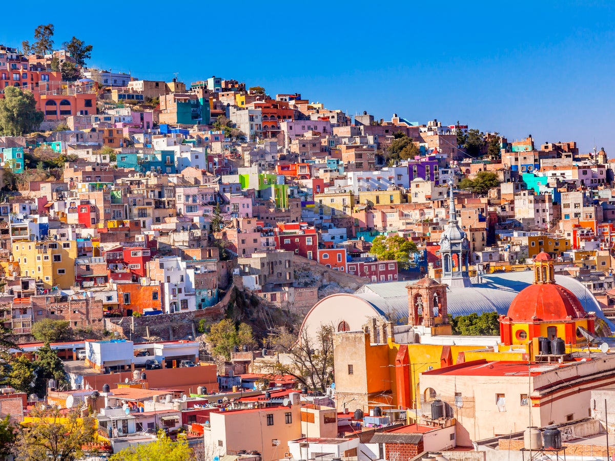 Is it safe for tourists in mexico: visual explanation
