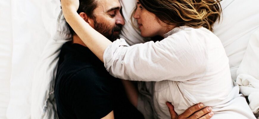 is-it-safe-to-have-sex-during-your-period-alt-1440x810