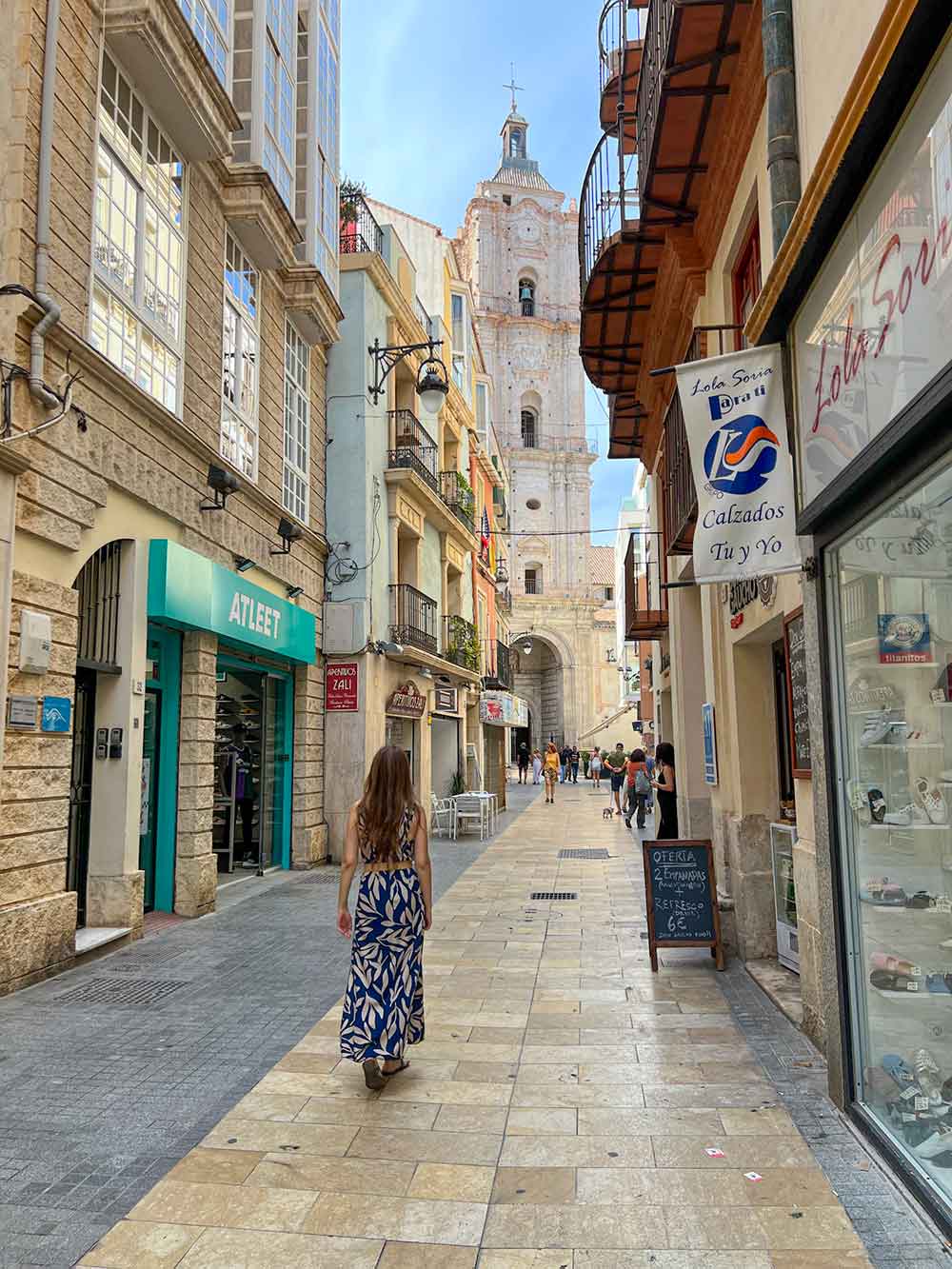 What time is it in malaga: example and key details