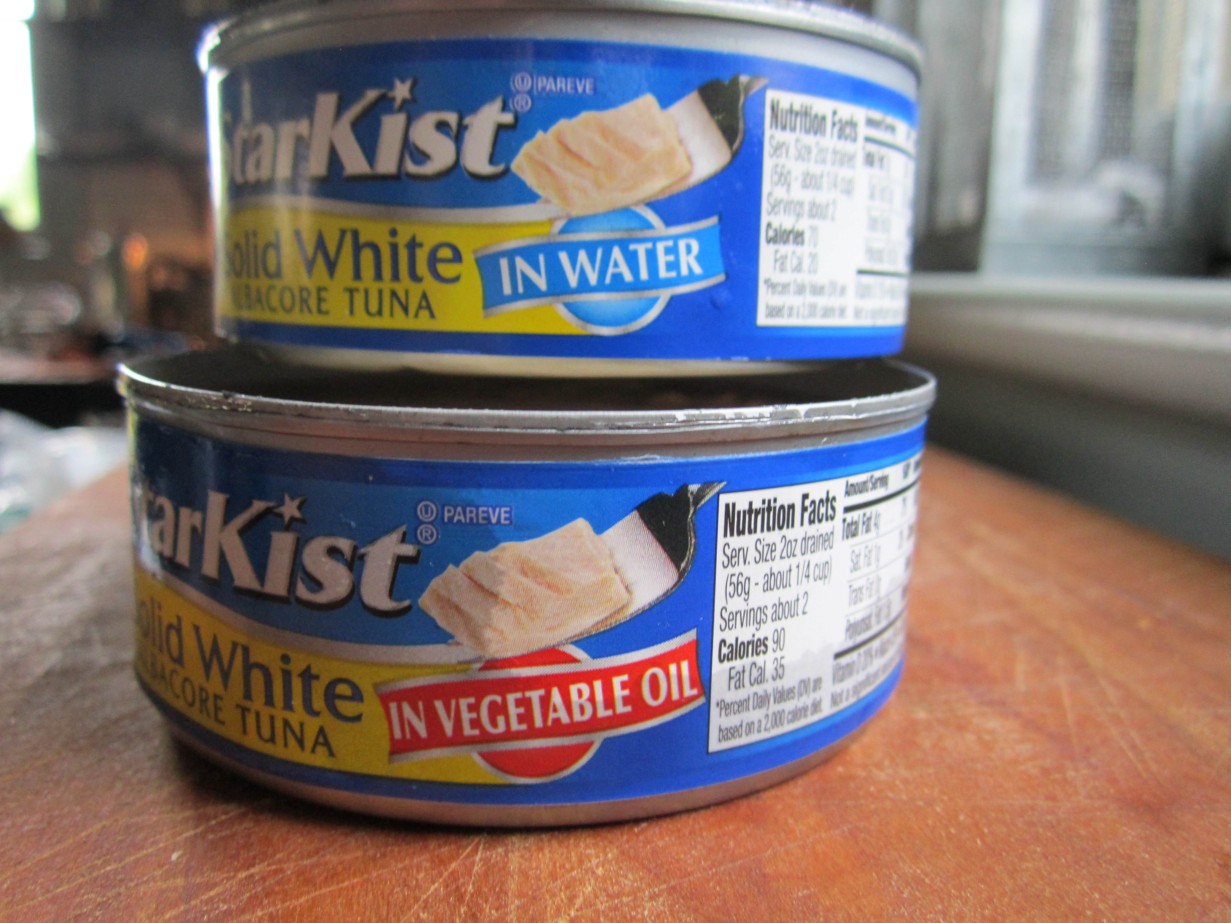 Which is better tuna in oil or water: visual explanation