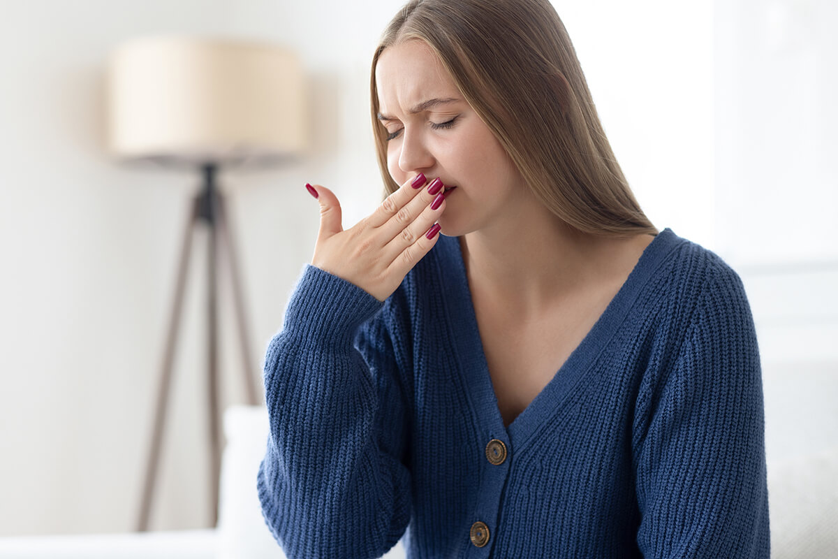 Why does my breath stink after i brush: visual explanation