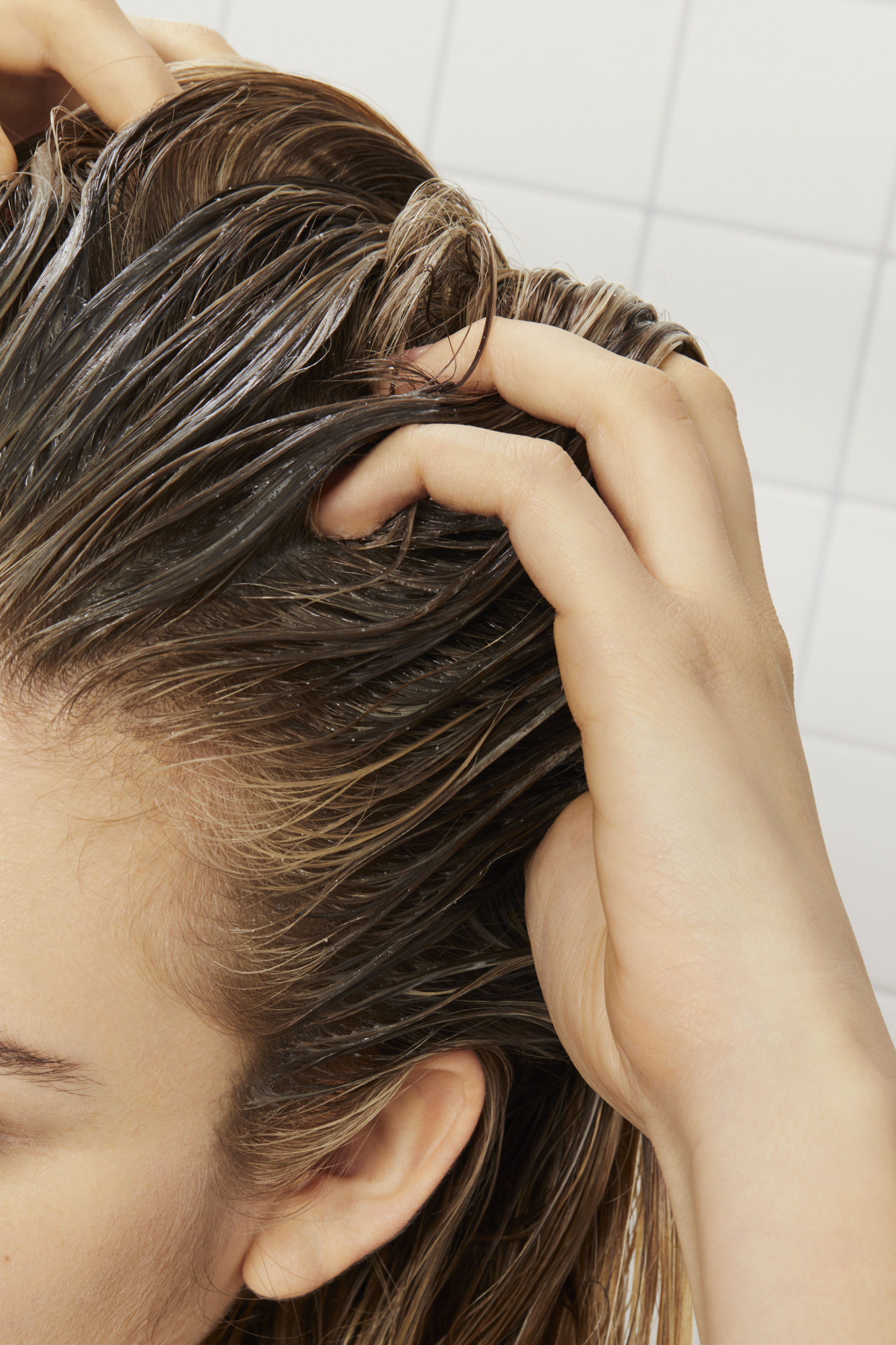 Why does my scalp hurt when i move my hair: visual explanation
